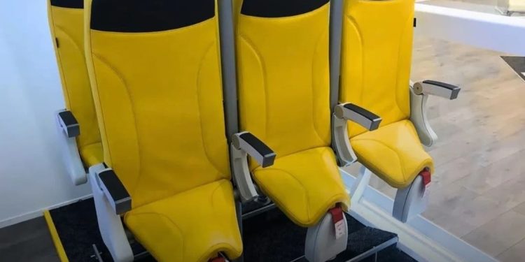 “الطيران واقفًا”.. تجربة جديدة تسعى لتغيير مستقبل السفر الجوي