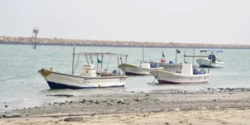 قوارب مهملة