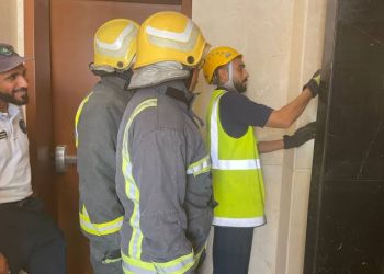 عالق في المصعد؟.. إليك ما يجب أن تفعله قبل فوات الأوان