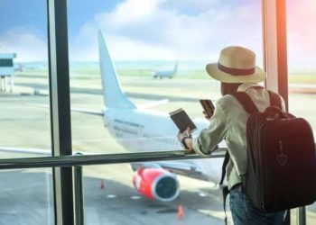 من المصعد إلى الكعب العالي.. أغرب محظورات السفر التي قد تواجهها