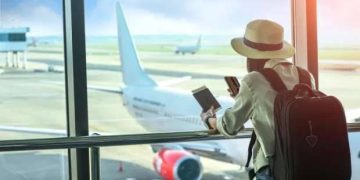 من المصعد إلى الكعب العالي.. أغرب محظورات السفر التي قد تواجهها