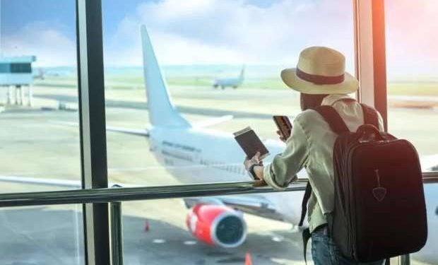 من المصعد إلى الكعب العالي.. أغرب محظورات السفر التي قد تواجهها