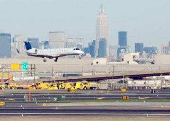 أزمة مطار نيوارك الأمريكي