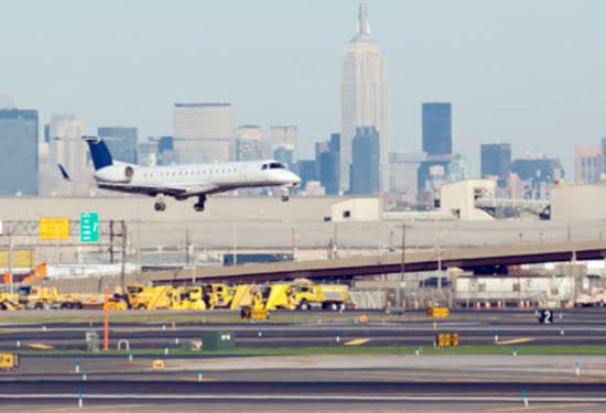 أزمة مطار نيوارك الأمريكي