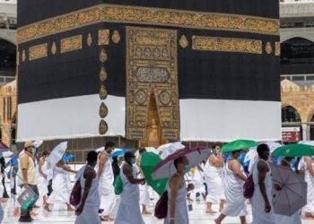 السعودية تُحدد ضوابط جديدة لتأشيرات الزيارة.. تفاصيل هامة لموسم الحج 2025