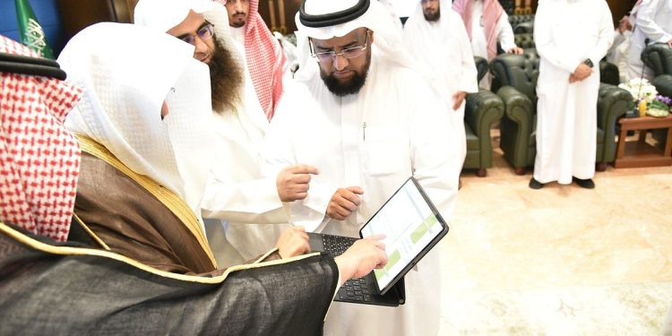 السديس يطلق النسخة الثانية من مبادرة “خدمة زائرينا شرف لمنسوبينا” بالمسجد النبوي