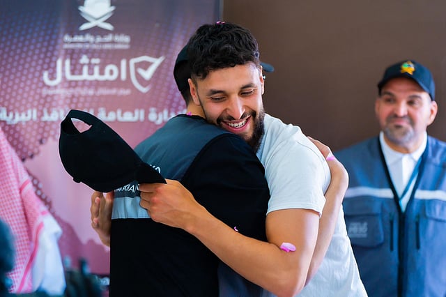 تفاعل السعودية - «وصل السعودية بعد 3 شهور».. شاب بلجيكي يعبر 9 دول على دراجة لأداء الحج (شاهد الصور)