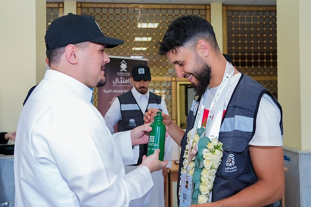 تفاعل السعودية - «وصل السعودية بعد 3 شهور».. شاب بلجيكي يعبر 9 دول على دراجة لأداء الحج (شاهد الصور)