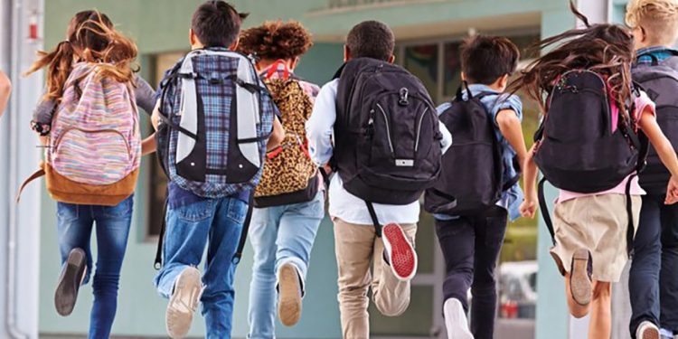 بدء العد التنازلي.. متى تبدأ إجازة المدارس السعودية 2025؟