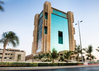 أمانة جدة تزيل 28 موقعًا مخالفًا لنشاط تشليح السيارات