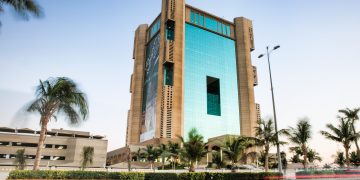 أمانة جدة تزيل 28 موقعًا مخالفًا لنشاط تشليح السيارات