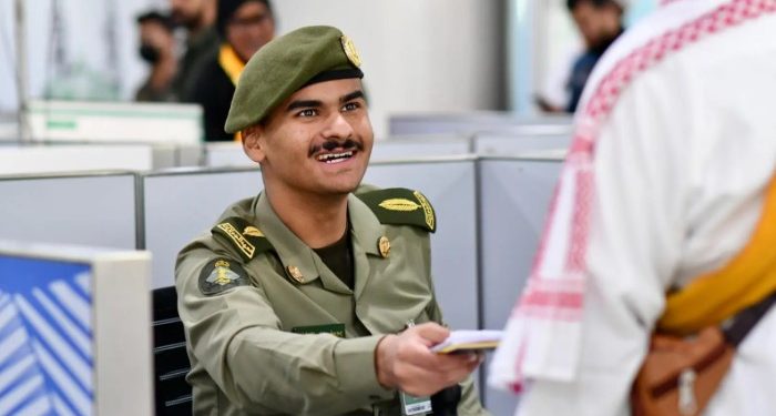 مطار الأمير محمد بن عبدالعزيز يستقبل أولى رحلات الحجاج القادمين من الصومال