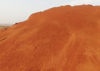 ارتفاع أسعار الرمل الأحمر 24.3% يربك قطاع البناء ويرفع تكلفة الخرسانة في السعودية