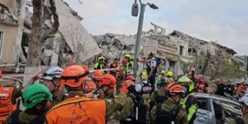 تدمير شامل.. 3 قتلى و90 مصابًا حصيلة الغارات الإيرانية على إسرائيل