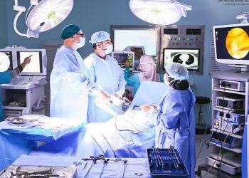 مستشفى الدكتور سليمان الحبيب بالفيحاء ينقذ حياة مريض في السبعينيات من العمر بعملية معقدة وناجحة