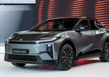 تويوتا C-HR 2026 تنطلق في السعودية بتقنيات كهربائية مذهلة