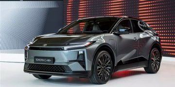 تويوتا C-HR 2026 تنطلق في السعودية بتقنيات كهربائية مذهلة
