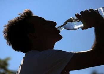 تحذير من الجفاف في الطقس الحار: يهدد الحياة وقد يؤدي لفقدان الوعي