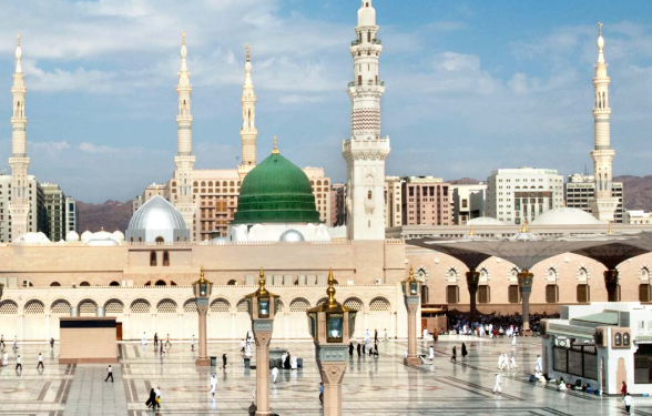 الشؤون الدينية بالمسجد النبوي تطوّر خدماتها الدعوية بـ23 لغة عبر شاشات ذكية وتطبيقات تفاعلية