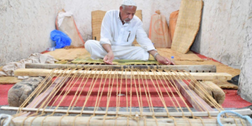 صناعة الحصير في السعودية.. تراث حي يلامس روح العصر