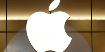 أبل تؤجل إطلاق “سيري” المدعوم بالذكاء الاصطناعي إلى 2026: “لا نريد أن نكون أول من يخطئ”