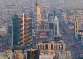 القطاع الخاص السعودي يواصل تألقه.. قفزة قوية في الطلبيات وثقة غير مسبوقة بين الشركات