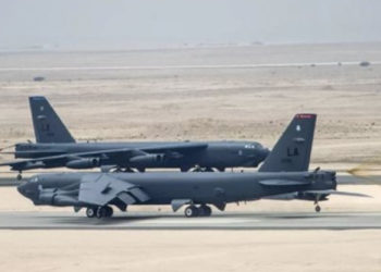 إيران تقصف القواعد الأمريكية في قطر ودول الخليج تغلق المجالات الجوية