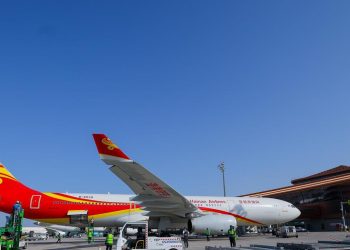 مطار الملك عبدالعزيز يدشّن أولى رحلات طيران هاينان الصينية إلى جدة