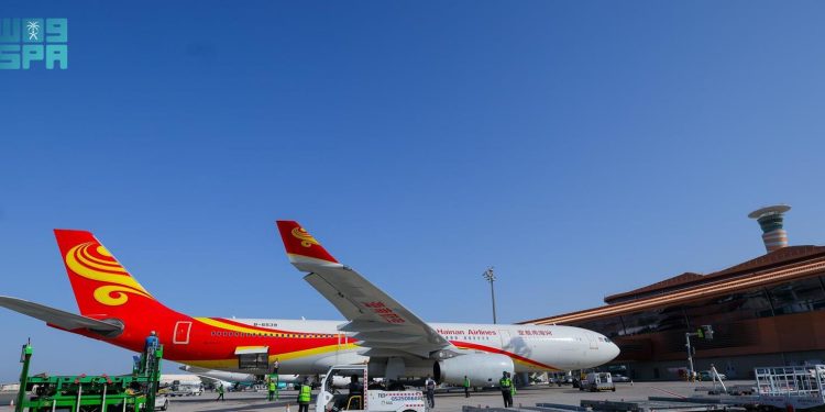 مطار الملك عبدالعزيز يدشّن أولى رحلات طيران هاينان الصينية إلى جدة