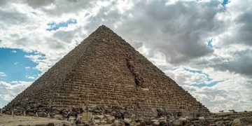 شاهد الفيديو.. مدينة خفية تحت الأهرامات.. جدل كبير ومفاجأت