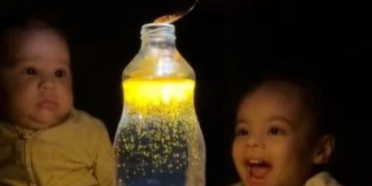 «فيديوجراف».. من المطبخ إلى ترند عالمي.. الكركم المضئ يكتسح مواقع التواصل الاجتماعي