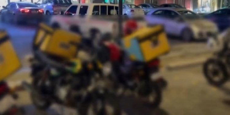 وزارة البلديات تبدأ إلزام المنشآت بالحصول على “تصريح التوصيل المنزلي” عبر منصة “بلدي”