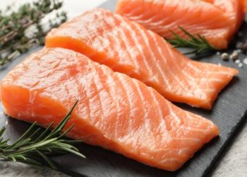 دون أدوية.. أطعمة تساعد في تخفيف أعراض التهاب المفاصل بشكل طبيعي