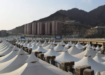 السعودية تبدأ تسليم مخيمات منى لحجاج السياحة استعداداً لموسم حج 1446هـ