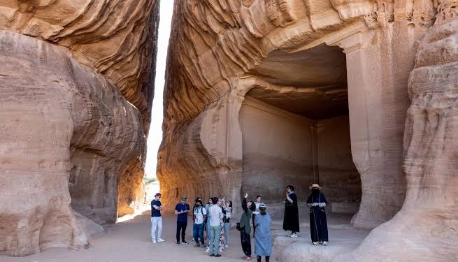 بالأرقام.. السعودية تواصل صعودها كوجهة سياحية آمنة وعالمية