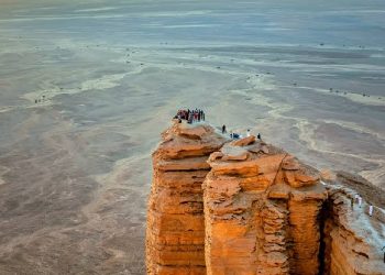 حافة العالم في الرياض.. مشهد لا تراه مرتين في حياتك