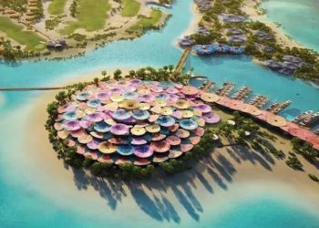 بعد التوترات الإقليمية.. شواطئ السعودية تتحول إلى ملاذ آمن للسياحة