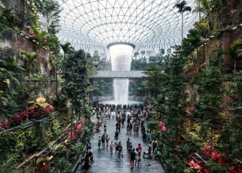 مطارات تتحول إلى معالم سياحية.. وجهات لا تحتاج إلى مغادرة المطار