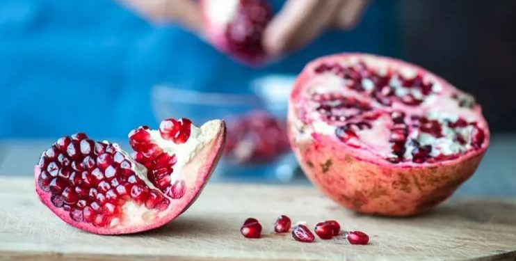 فاكهة خارقة .. دراسة حديثة تكشف فوائد مذهلة للرمان على الصحة