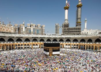 غرامات صارمة لمخالفي أنظمة الحج في السعودية: عقوبات تصل إلى 50 ألف ريال وترحيل فوري للمقيمين