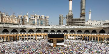 غرامات صارمة لمخالفي أنظمة الحج في السعودية: عقوبات تصل إلى 50 ألف ريال وترحيل فوري للمقيمين