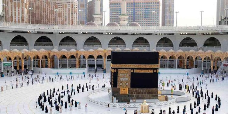 السعودية تطلق أنظمة جديدة لتأشيرات العمرة 2025