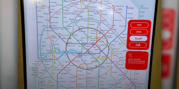 لمحبي السفر إلى روسيا.. مترو موسكو يصدر أول خريطة باللغة العربية لتسهيل حركة السياح