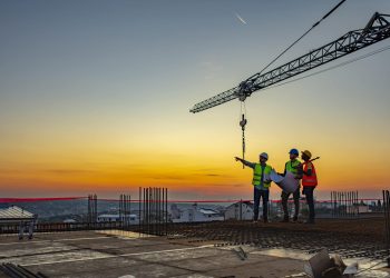 5 خطوات أساسية لتجنّب الحوادث في مواقع البناء وفق معايير السلامة الحديثة