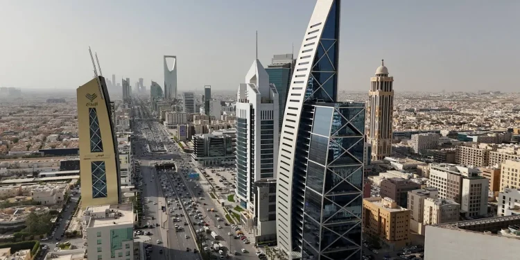 الاقتصاد السعودي يسجل نموًا بنسبة 3.9% في الربع الثاني 2025 بدعم من الأنشطة غير النفطية