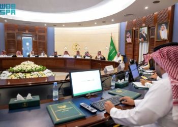 أمير القصيم يترأس اجتماع مناقشة مشاريع تطوير وسط مدينة بريدة
