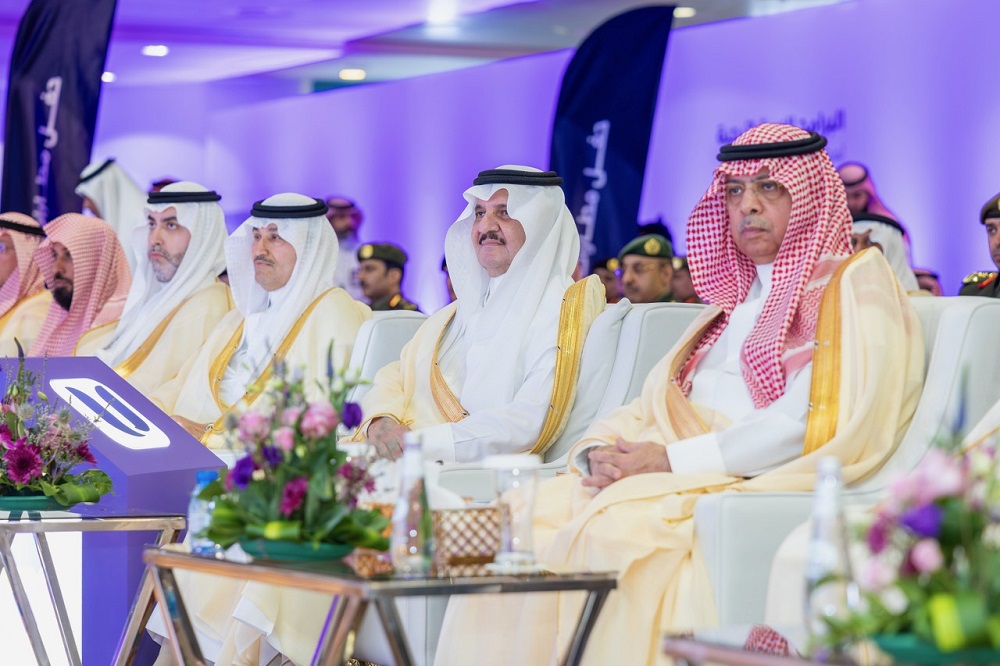 أمير الشرقية يدشّن توسعة مطار الملك فهد الدولي ومشاريع تطويرية بـ1.6 مليار ريال
