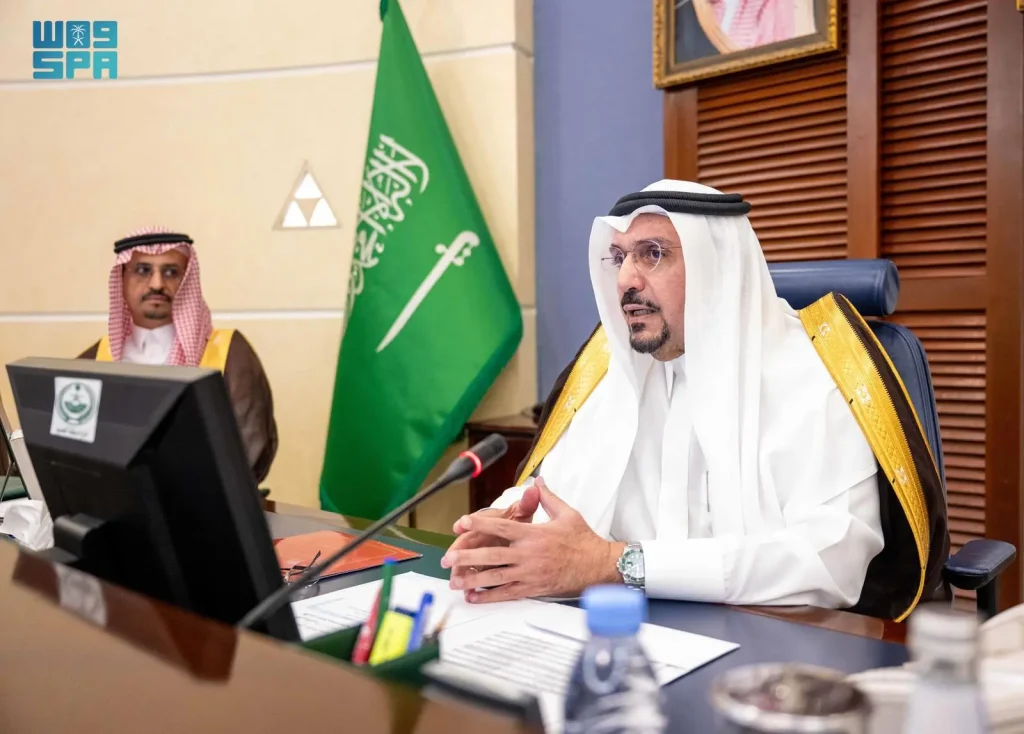 أمير القصيم يترأس اجتماع مناقشة مشاريع تطوير وسط مدينة بريدة