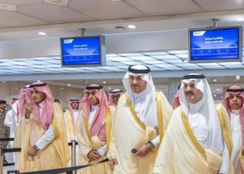 الأمير سعود بن نايف يدشّن البوابات الإلكترونية في مطار الملك فهد الدولي