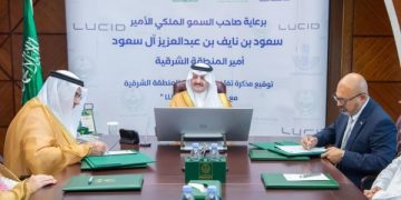 جانب من توقيع الاتفاقية